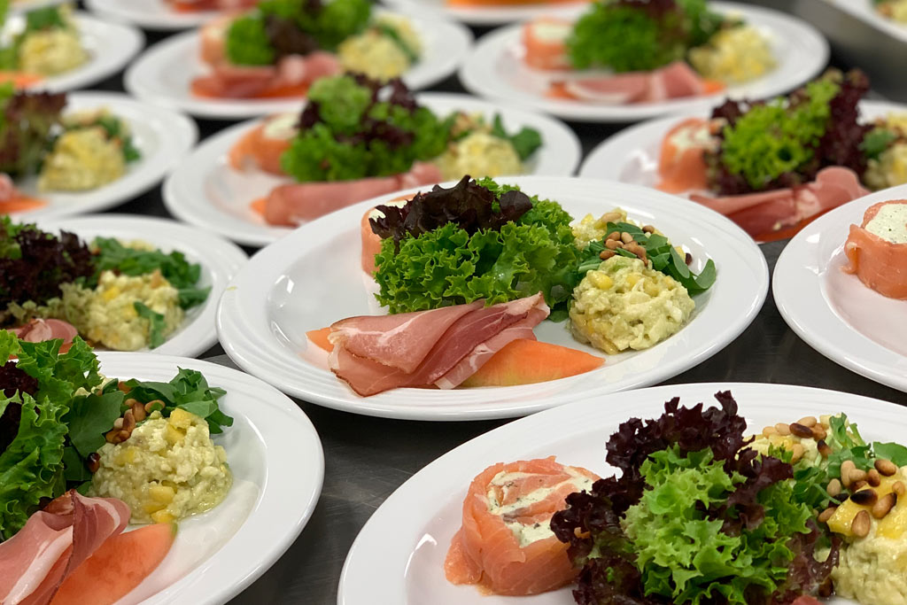 Catering mit vielen leckeren Speisen